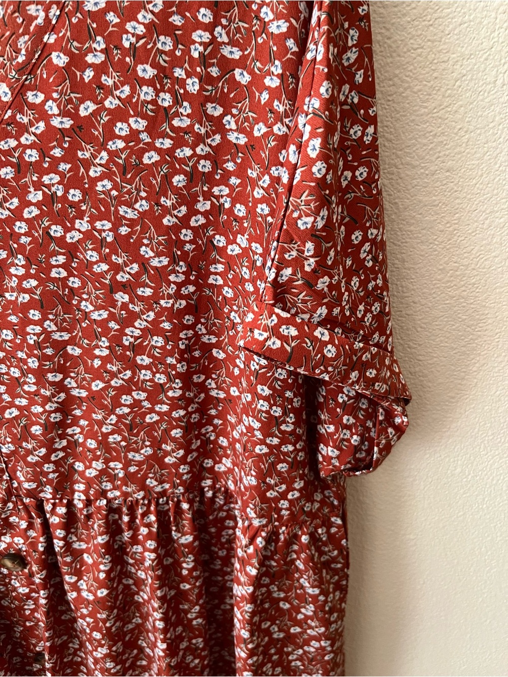 Emery Rose Shein Short Sleeve V-Neck Button Front Ditsy Floral Dress - Picture 4 of 9